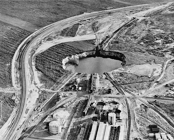 Cargill sinkhole, 1974 (Wichita Eagle-Beacon).